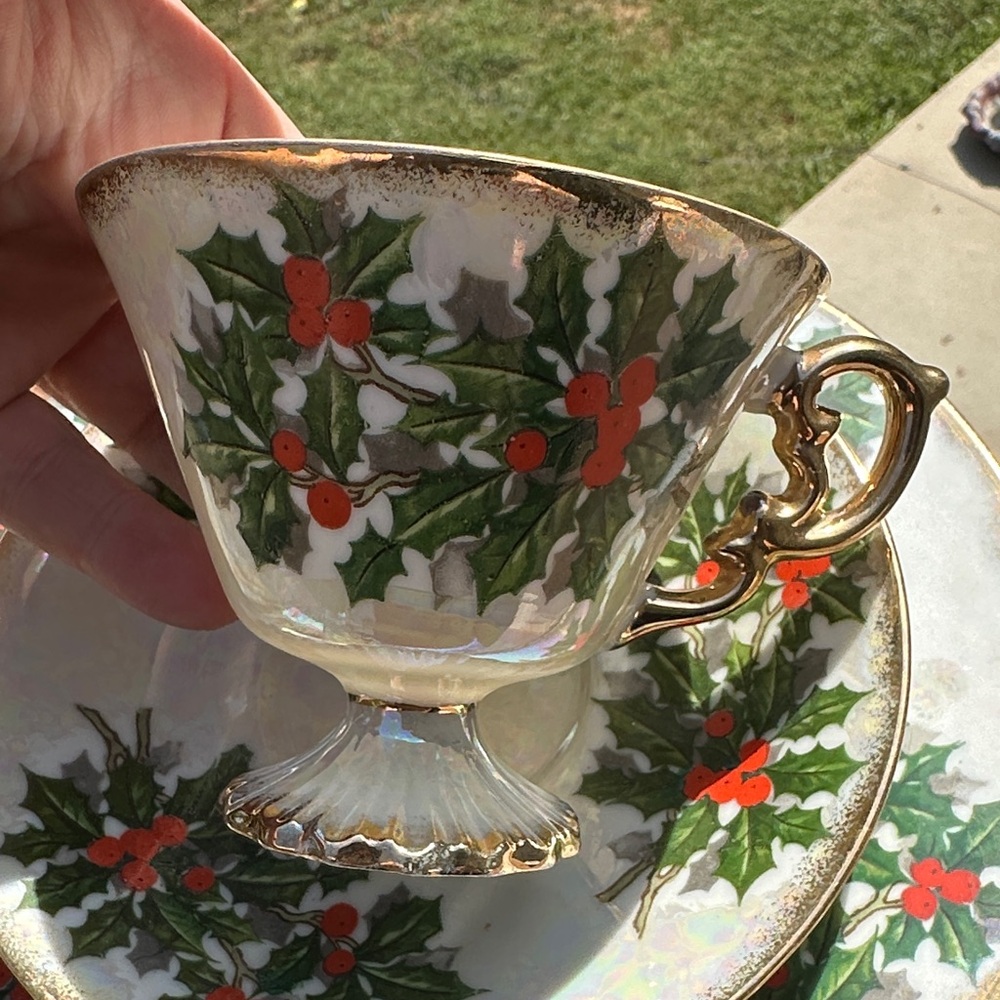 Ucagco Christmas Iridescent "December Holly" Japan Porcelain Vintage 3 pieces - Picture 4 of 8